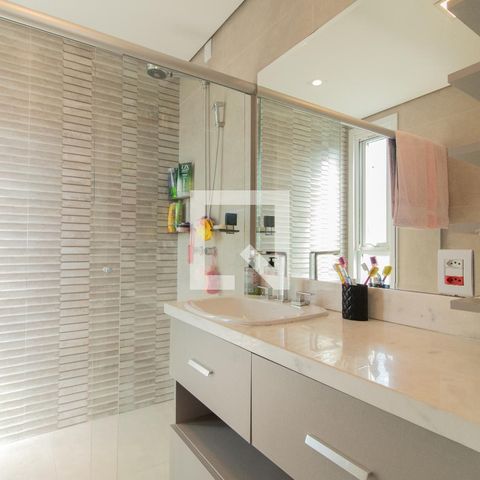 Casa à venda com 340m², 3 quartos e 3 vagasBanheiro da Suíte