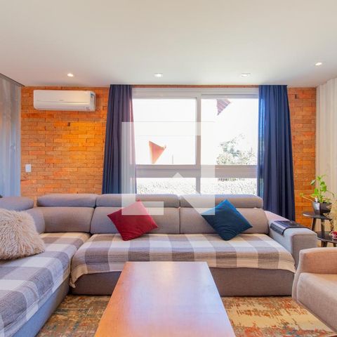 Casa à venda com 340m², 3 quartos e 3 vagasSala