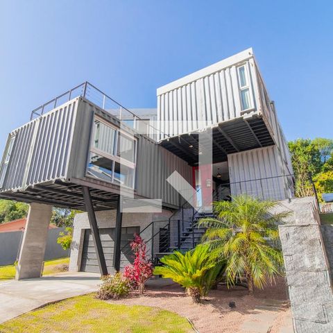 Casa à venda com 340m², 3 quartos e 3 vagasFachada