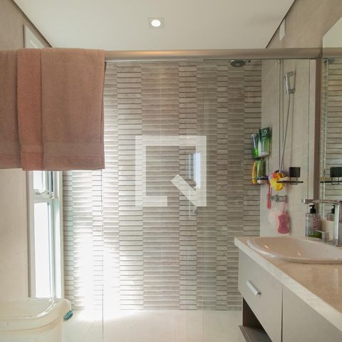 Casa à venda com 340m², 3 quartos e 3 vagasBanheiro da Suíte