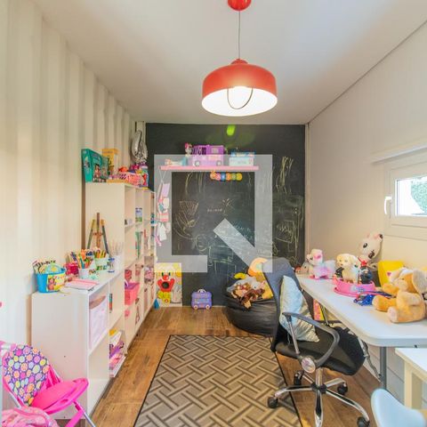 Casa à venda com 340m², 3 quartos e 3 vagasEscritório
