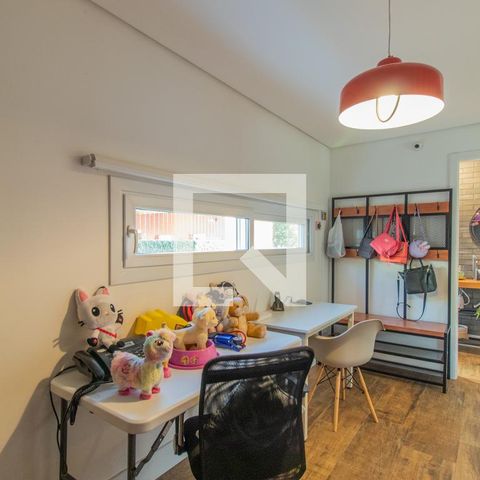 Casa à venda com 340m², 3 quartos e 3 vagasEscritório