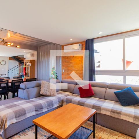 Casa à venda com 340m², 3 quartos e 3 vagasSala