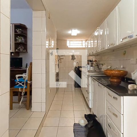 Casa à venda com 180m², 4 quartos e 2 vagas Casa à venda com 180m², 4 quartos e 2 vagasCozinha