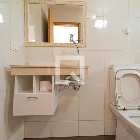Casa à venda com 180m², 4 quartos e 2 vagas Casa à venda com 180m², 4 quartos e 2 vagasBanheiro de serviço