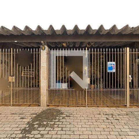 Casa à venda com 180m², 4 quartos e 2 vagas Casa à venda com 180m², 4 quartos e 2 vagasFachada da Casa