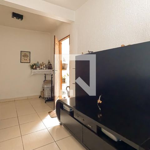 Casa à venda com 180m², 4 quartos e 2 vagas Casa à venda com 180m², 4 quartos e 2 vagasSuíte