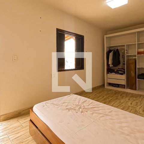 Casa à venda com 180m², 4 quartos e 2 vagas Casa à venda com 180m², 4 quartos e 2 vagasQuarto de Serviço