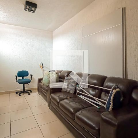 Casa à venda com 180m², 4 quartos e 2 vagas Casa à venda com 180m², 4 quartos e 2 vagasSuíte