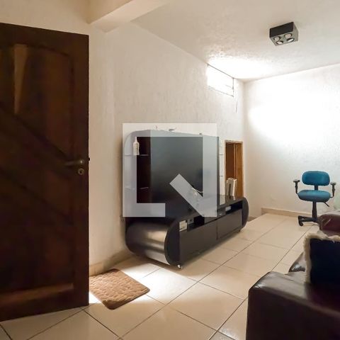 Casa à venda com 180m², 4 quartos e 2 vagas Casa à venda com 180m², 4 quartos e 2 vagasSuíte