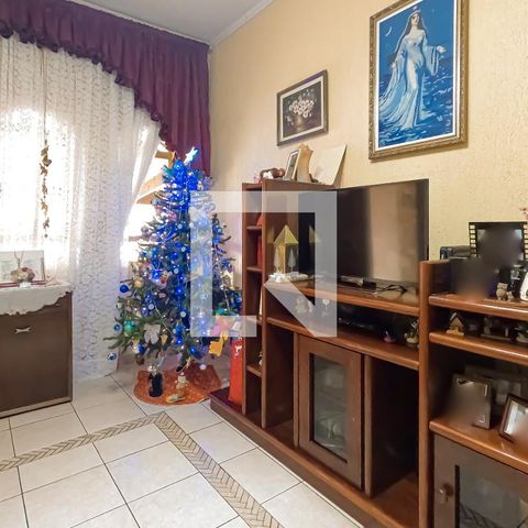 Casa à venda com 180m², 4 quartos e 2 vagas Casa à venda com 180m², 4 quartos e 2 vagasSala
