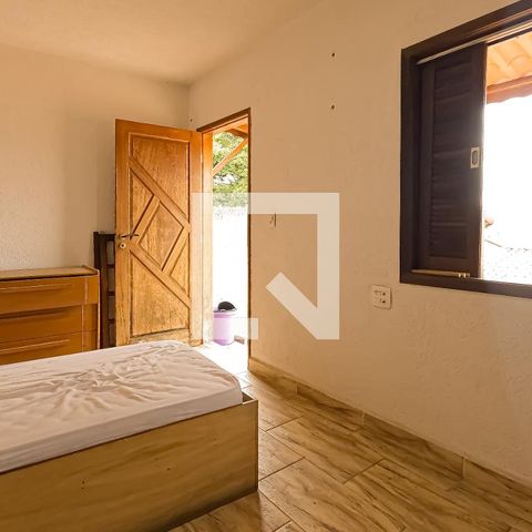 Casa à venda com 180m², 4 quartos e 2 vagas Casa à venda com 180m², 4 quartos e 2 vagasQuarto de Serviço