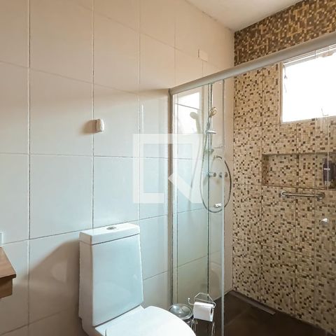 Casa à venda com 180m², 4 quartos e 2 vagas Casa à venda com 180m², 4 quartos e 2 vagasBanheiro da Suíte