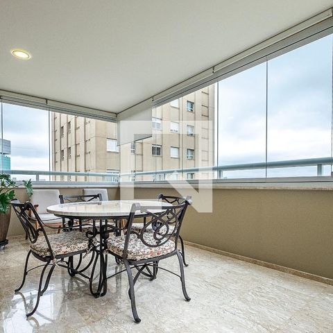 Apartamento à venda com 264m², 4 quartos e 5 vagasVaranda