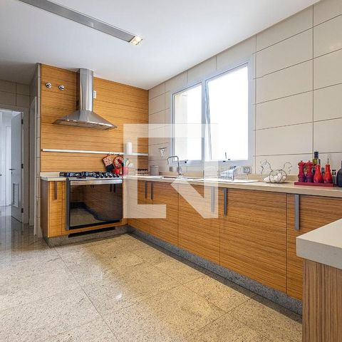 Apartamento à venda com 264m², 4 quartos e 5 vagasCozinha