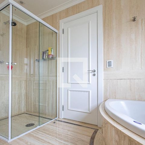 Apartamento à venda com 264m², 4 quartos e 5 vagasSuíte 1 - Banheiro