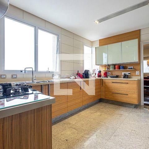 Apartamento à venda com 264m², 4 quartos e 5 vagasCozinha