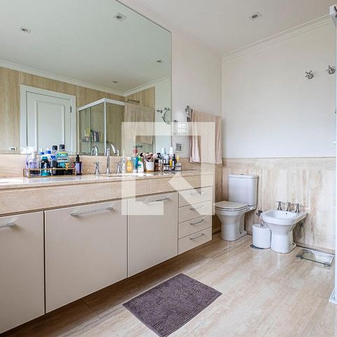 Apartamento à venda com 264m², 4 quartos e 5 vagasSuíte 1 - Banheiro