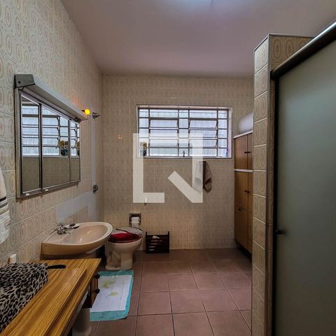 Casa para alugar com 174m², 4 quartos e 2 vagas Casa para alugar com 174m², 4 quartos e 2 vagasBanheiro Social