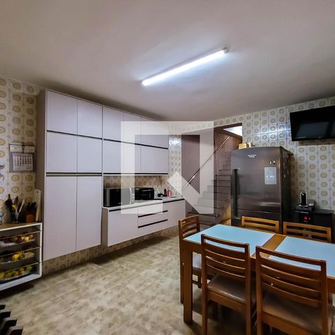 Casa para alugar com 174m², 4 quartos e 2 vagas Casa para alugar com 174m², 4 quartos e 2 vagasCozinha
