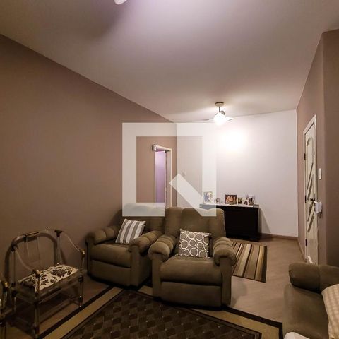 Casa para alugar com 174m², 4 quartos e 2 vagas Casa para alugar com 174m², 4 quartos e 2 vagasSala