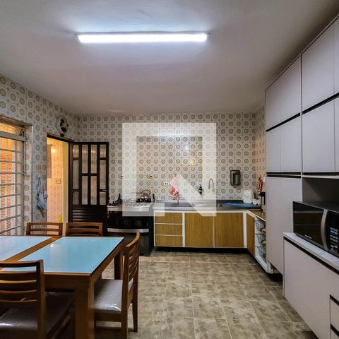 Casa para alugar com 174m², 4 quartos e 2 vagas Casa para alugar com 174m², 4 quartos e 2 vagasCozinha