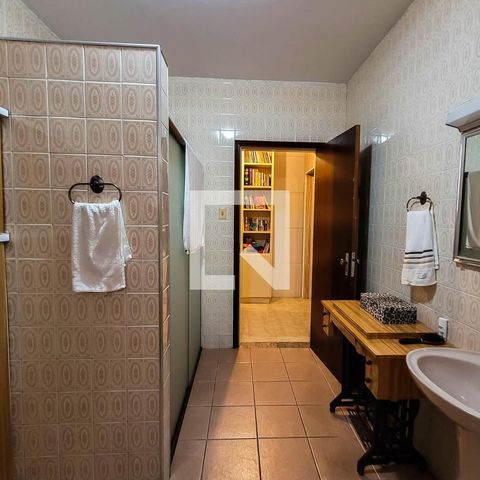 Casa para alugar com 174m², 4 quartos e 2 vagas Casa para alugar com 174m², 4 quartos e 2 vagasBanheiro Social