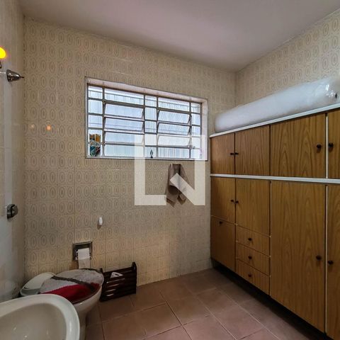 Casa para alugar com 174m², 4 quartos e 2 vagas Casa para alugar com 174m², 4 quartos e 2 vagasBanheiro Social