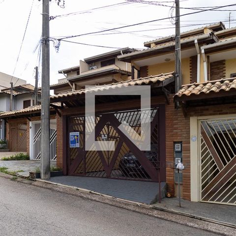 Casa à venda com 150m², 3 quartos e 2 vagasFachada