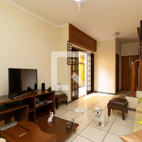 Casa à venda com 150m², 3 quartos e 2 vagasSala