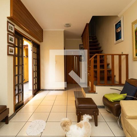 Casa à venda com 150m², 3 quartos e 2 vagasSala