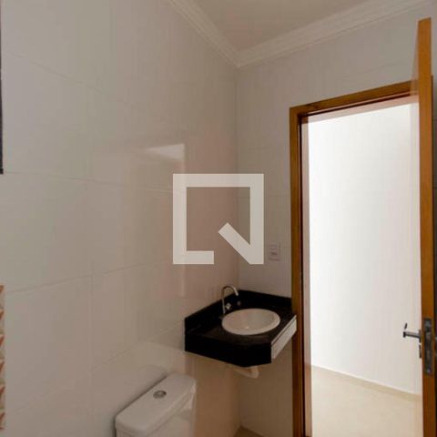 Casa à venda com 100m², 3 quartos e 2 vagas Casa à venda com 100m², 3 quartos e 2 vagasBanheiro