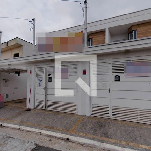 Casa à venda com 100m², 3 quartos e 2 vagas Casa à venda com 100m², 3 quartos e 2 vagasFachada