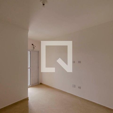 Casa à venda com 100m², 3 quartos e 2 vagas Casa à venda com 100m², 3 quartos e 2 vagasSuíte