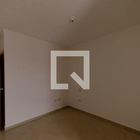 Casa à venda com 100m², 3 quartos e 2 vagas Casa à venda com 100m², 3 quartos e 2 vagasSuíte