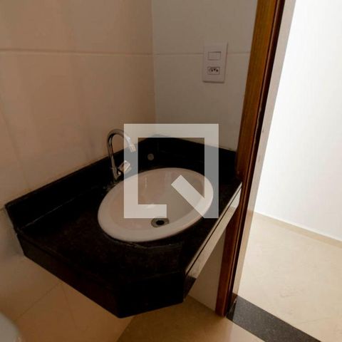 Casa à venda com 100m², 3 quartos e 2 vagas Casa à venda com 100m², 3 quartos e 2 vagasBanheiro