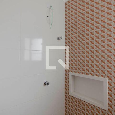 Casa à venda com 100m², 3 quartos e 2 vagas Casa à venda com 100m², 3 quartos e 2 vagasBanheiro Suíte