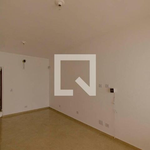 Casa à venda com 100m², 3 quartos e 2 vagas Casa à venda com 100m², 3 quartos e 2 vagasSala