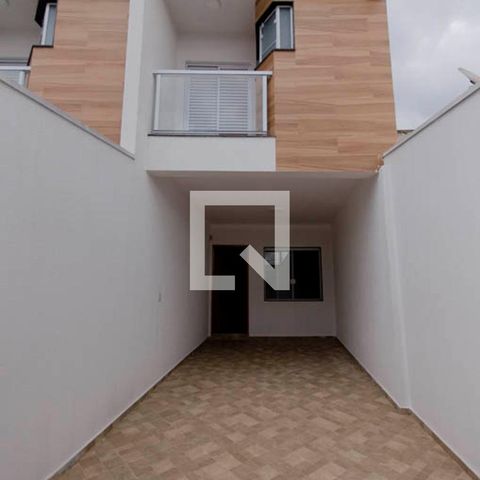 Casa à venda com 100m², 3 quartos e 2 vagas Casa à venda com 100m², 3 quartos e 2 vagasFachada Interna