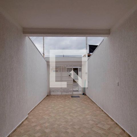 Casa à venda com 100m², 3 quartos e 2 vagas Casa à venda com 100m², 3 quartos e 2 vagasGaragem