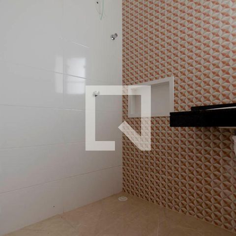 Casa à venda com 100m², 3 quartos e 2 vagas Casa à venda com 100m², 3 quartos e 2 vagasBanheiro Suíte