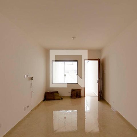 Casa à venda com 100m², 3 quartos e 2 vagas Casa à venda com 100m², 3 quartos e 2 vagasSala