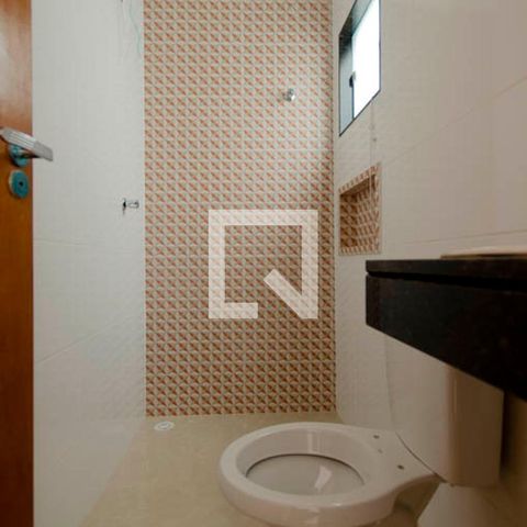 Casa à venda com 100m², 3 quartos e 2 vagas Casa à venda com 100m², 3 quartos e 2 vagasBanheiro