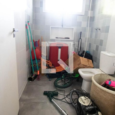 Casa de condomínio à venda com 405m², 3 quartos e 2 vagas Casa de condomínio à venda com 405m², 3 quartos e 2 vagasBanheiro suíte 1
