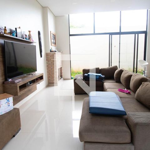 Casa de condomínio à venda com 405m², 3 quartos e 2 vagas Casa de condomínio à venda com 405m², 3 quartos e 2 vagasSala 2