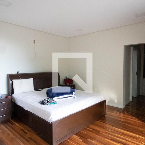 Casa de condomínio à venda com 405m², 3 quartos e 2 vagas Casa de condomínio à venda com 405m², 3 quartos e 2 vagasSuíte 2