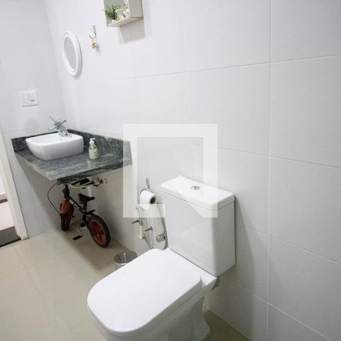 Casa de condomínio à venda com 405m², 3 quartos e 2 vagas Casa de condomínio à venda com 405m², 3 quartos e 2 vagasBanheiro 1
