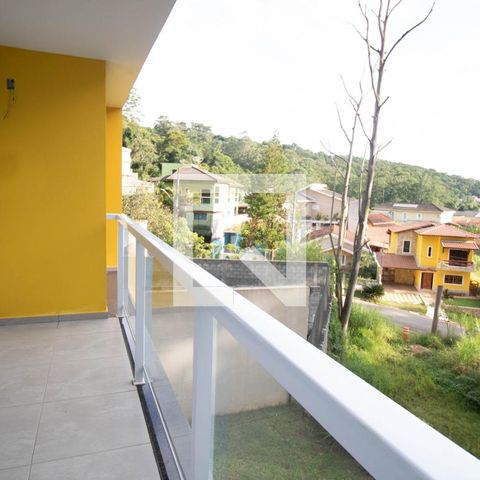 Casa de condomínio à venda com 405m², 3 quartos e 2 vagas Casa de condomínio à venda com 405m², 3 quartos e 2 vagasVaranda suíte 2