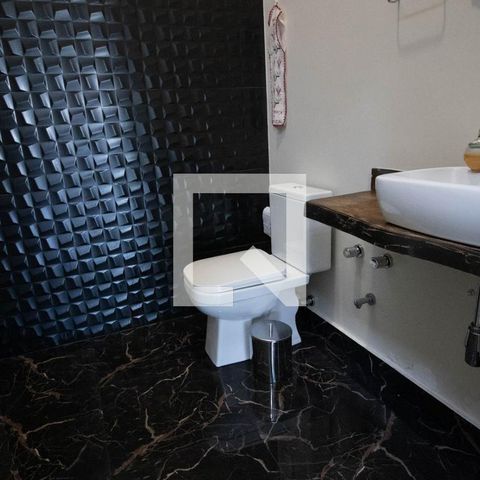 Casa de condomínio à venda com 405m², 3 quartos e 2 vagas Casa de condomínio à venda com 405m², 3 quartos e 2 vagasBanheiro 2