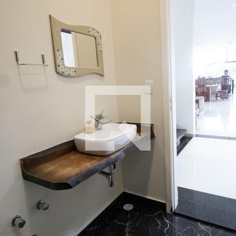 Casa de condomínio à venda com 405m², 3 quartos e 2 vagas Casa de condomínio à venda com 405m², 3 quartos e 2 vagasBanheiro 2